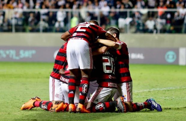 Dream League Soccer Kits Flamengo 2018-19 Kit & Logo